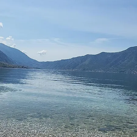 With A Sea View דירה Orahovac